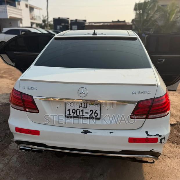 Mercedes-Benz E350 Base 4Matic Sedan AWD (3.5L 6cyl 7A) 2015 Off white