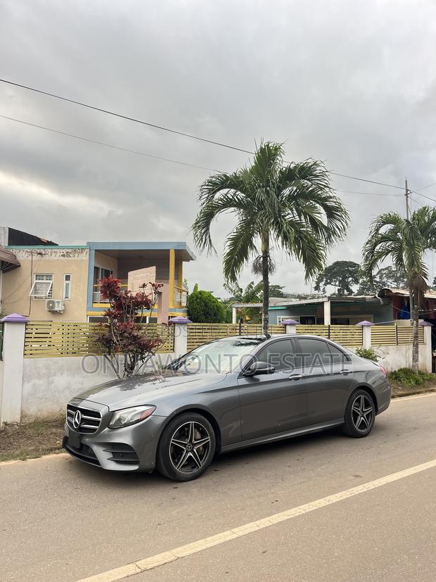Mercedes-Benz E300 2018 Gray