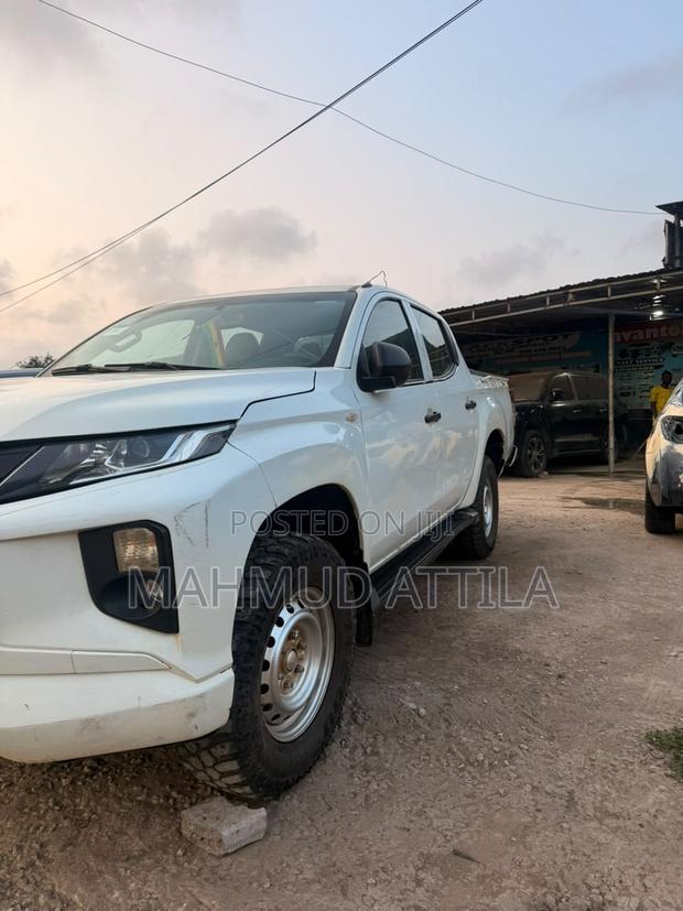 Mitsubishi L200 2024 White