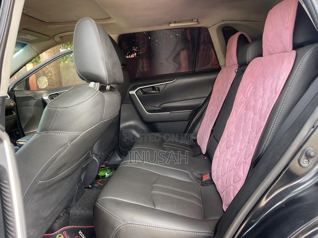 Toyota RAV4 2021 Black