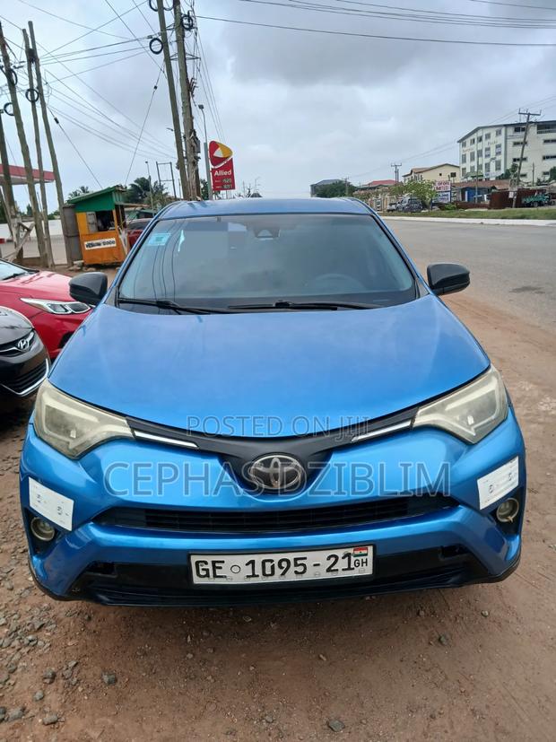 Toyota RAV4 2018 Blue