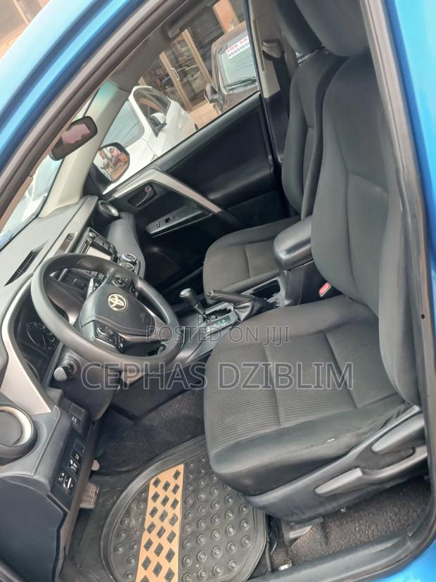 Toyota RAV4 2018 Blue