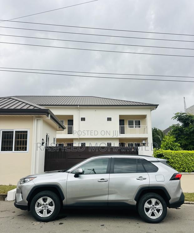 Toyota RAV4 XLE Premium AWD 2020 Silver