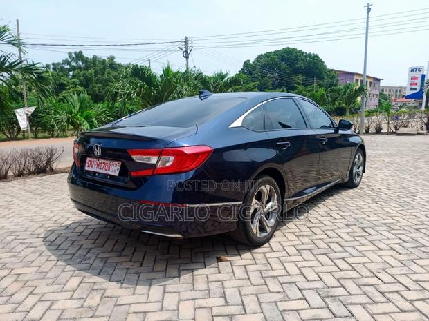 Honda Accord EX-L (2.0L 4cyl Turbo 10A) 2019 Blue
