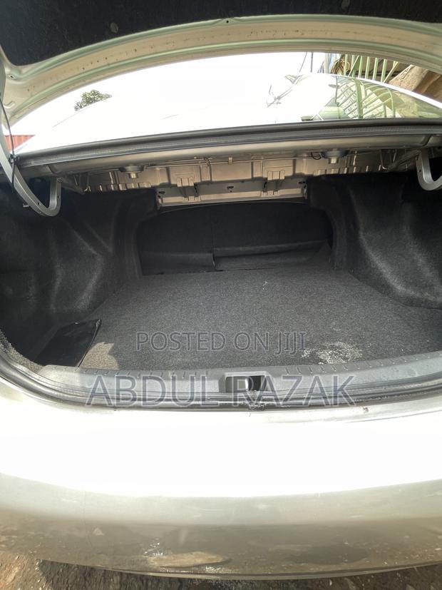 Toyota Belta 2012 Silver