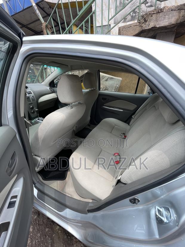 Toyota Belta 2012 Silver