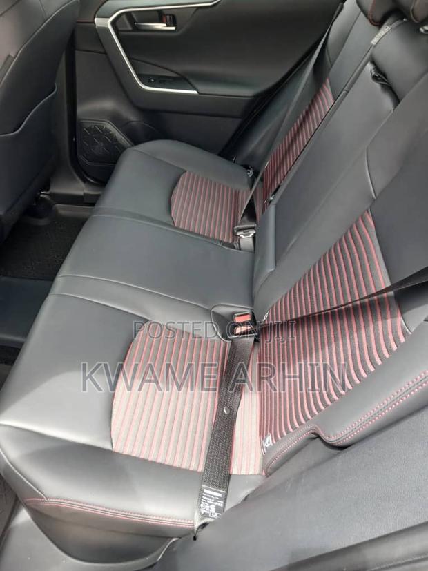 Toyota RAV4 2024 Silver