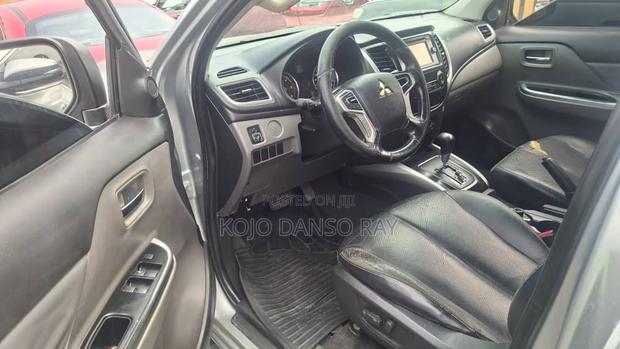 Mitsubishi L200 Double Cab 2.4 154hp 4WD 2017 Silver