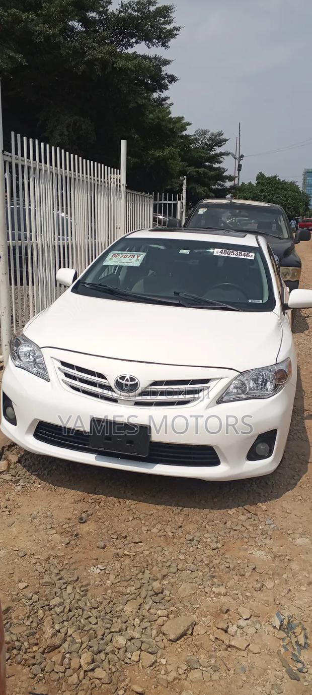 Toyota Corolla LE Special Edition 4dr Sedan (1.8L 4cyl 4A) 2013 White
