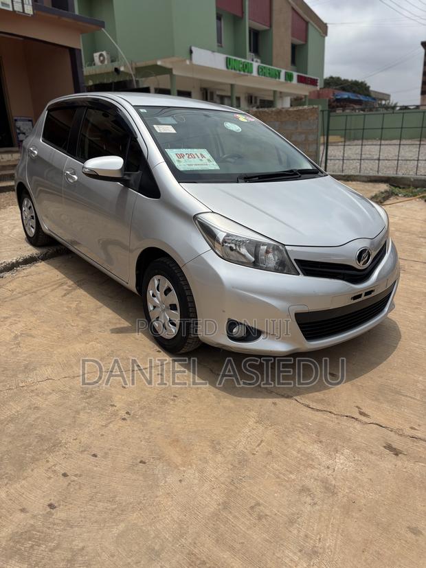 Toyota Vitz 1.3 AWD 3dr 2013 Silver