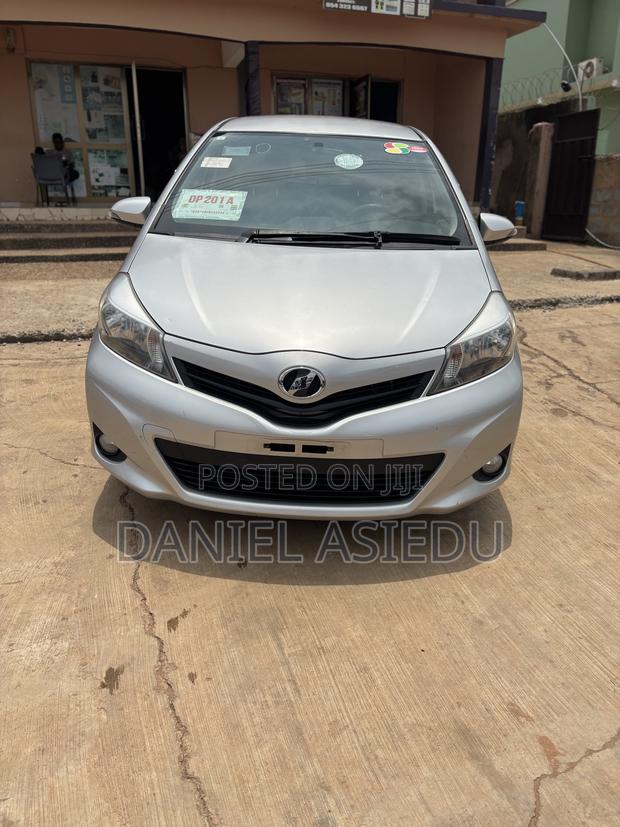 Toyota Vitz 1.3 AWD 3dr 2013 Silver