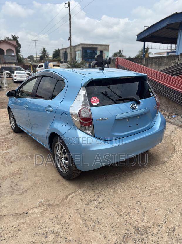 Toyota Aqua 2013 Blue