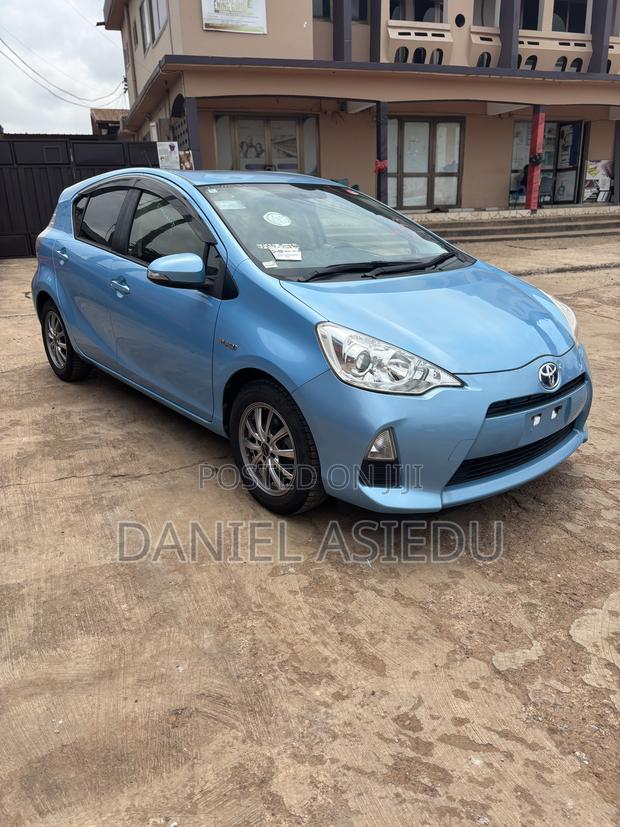 Toyota Aqua 2013 Blue