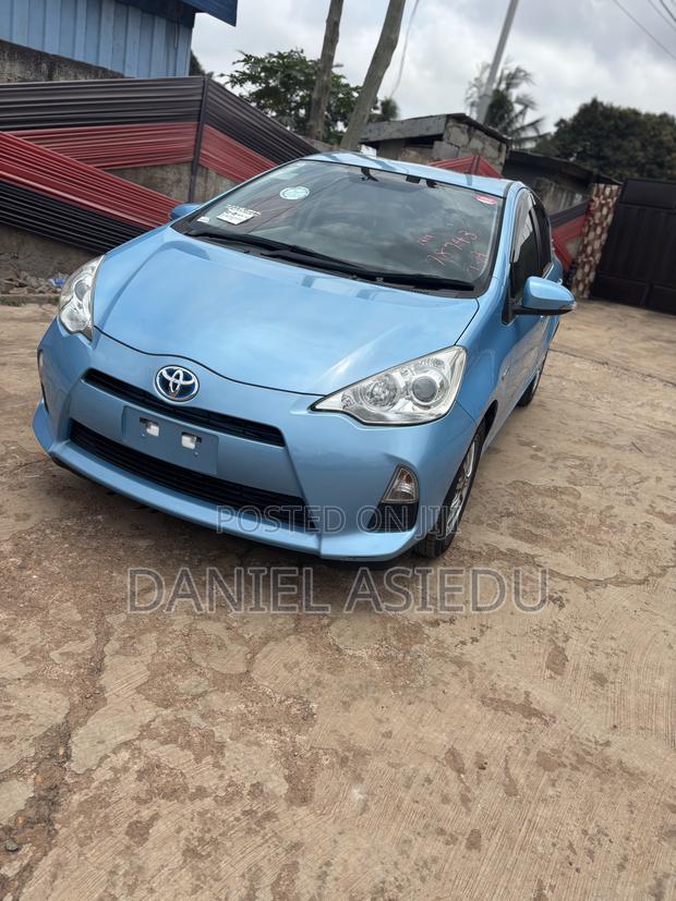 Toyota Aqua 2013 Blue
