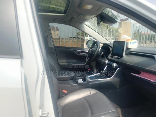 Toyota RAV4 2023 White