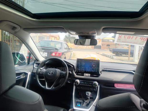 Toyota RAV4 2023 White