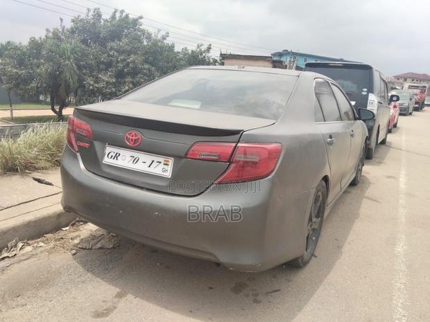 Toyota Camry SE 4dr Sedan (2.5L 4cyl 6A) 2014 Gray
