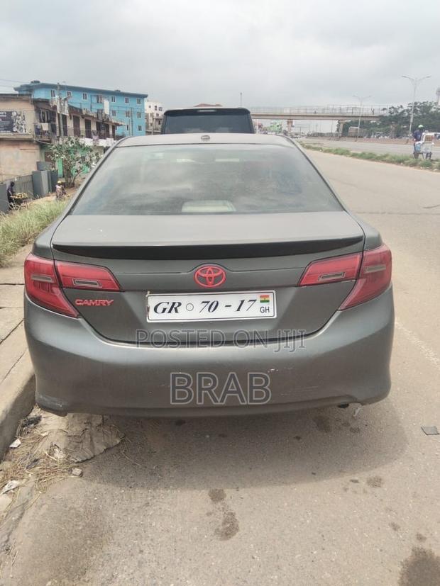 Toyota Camry SE 4dr Sedan (2.5L 4cyl 6A) 2014 Gray
