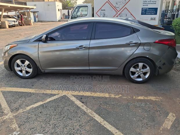 Hyundai Elantra GLS Sedan FWD (1.8L 4cyl 6A) 2013 Gray