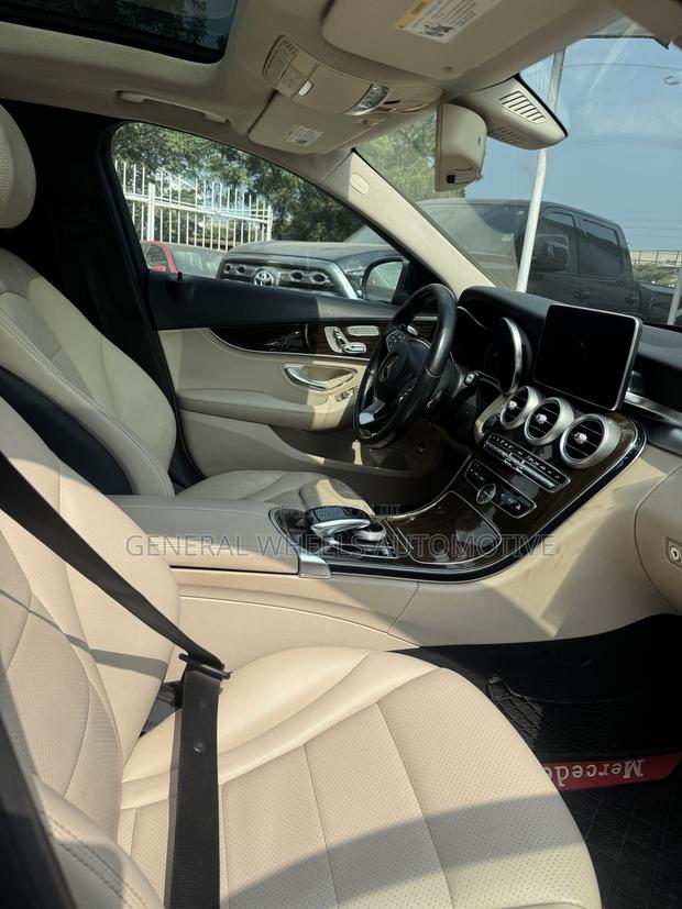 Mercedes-Benz C300 Luxury 4dr AWD 4Matic Sedan (2.0L 4cyl 7A) 2015 Blue