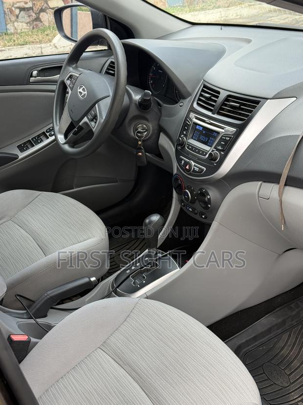 Hyundai Accent SE Sedan 2016 Gray