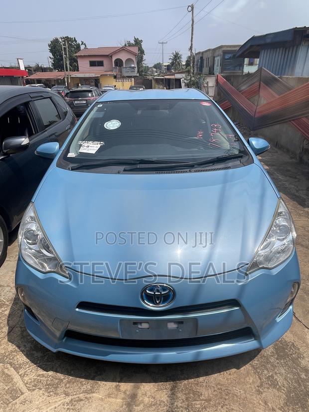 Toyota Aqua 2013 Blue