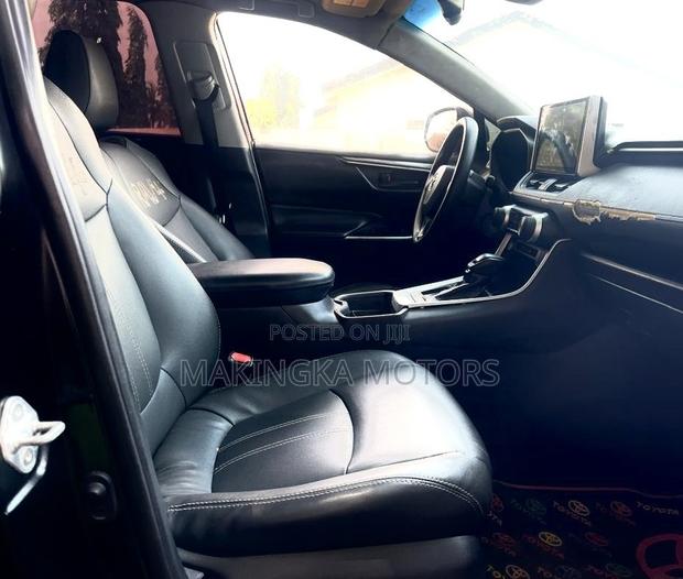 Toyota RAV4 LE FWD 2020 Black