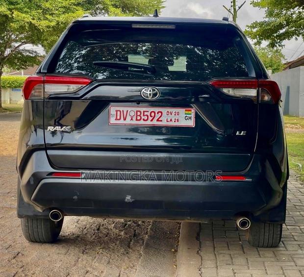 Toyota RAV4 LE FWD 2020 Black