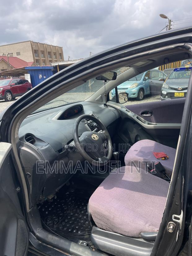 Toyota Vitz 2009 Black