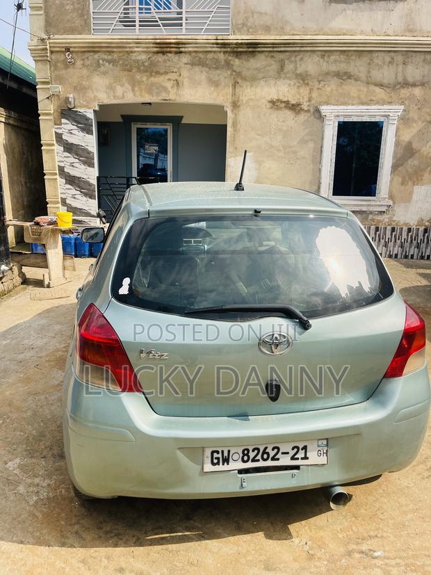 Toyota Vitz 2009 Blue