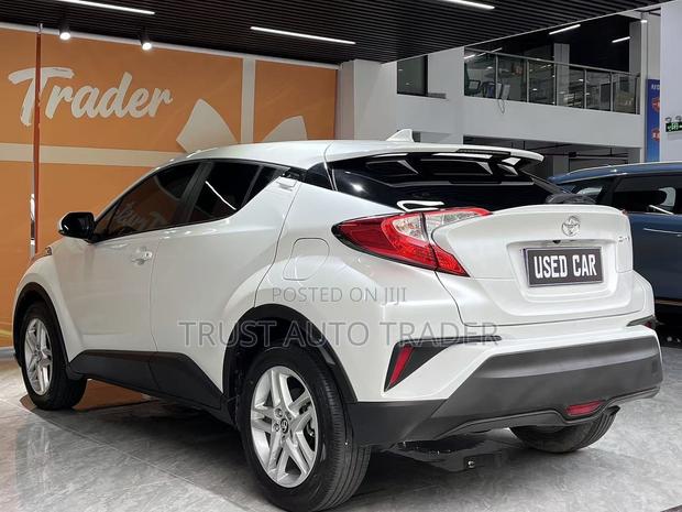 Toyota C-HR 2022 White