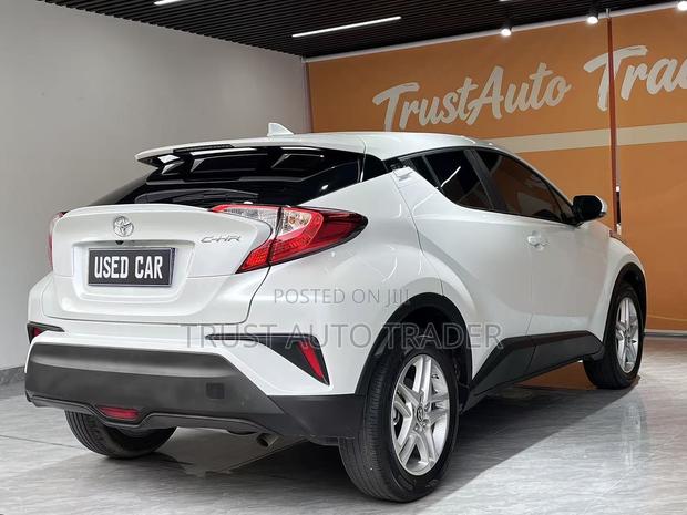 Toyota C-HR 2022 White