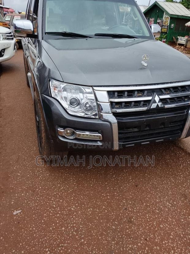 Mitsubishi Pajero 2012 Black