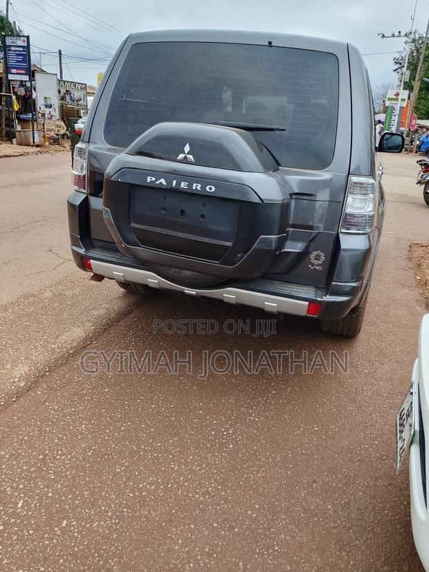 Mitsubishi Pajero 2012 Black