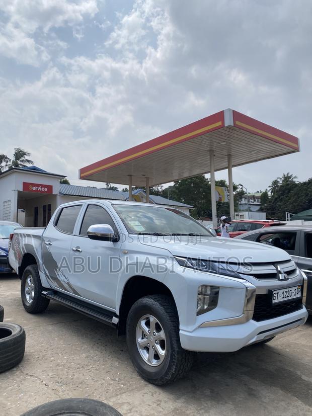 Mitsubishi L200 Double Cab 2.4 154hp 4WD 2018 White