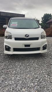 Toyota Voxy V 2WD 8-Seater 2010 White for sale