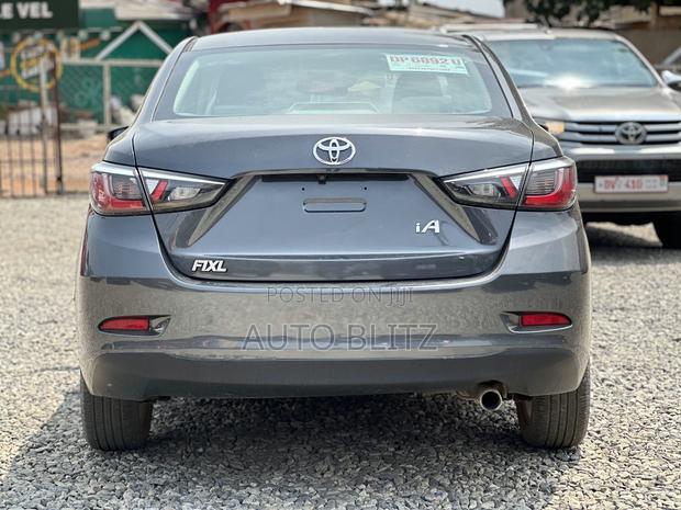 Toyota Yaris iA 1.5 FWD 2017 Gray