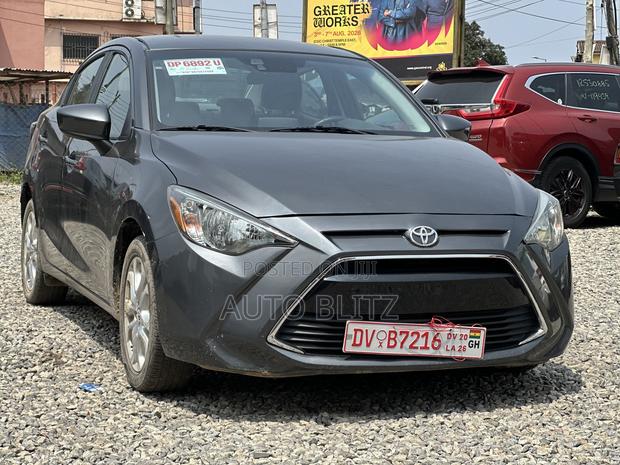 Toyota Yaris iA 1.5 FWD 2017 Gray