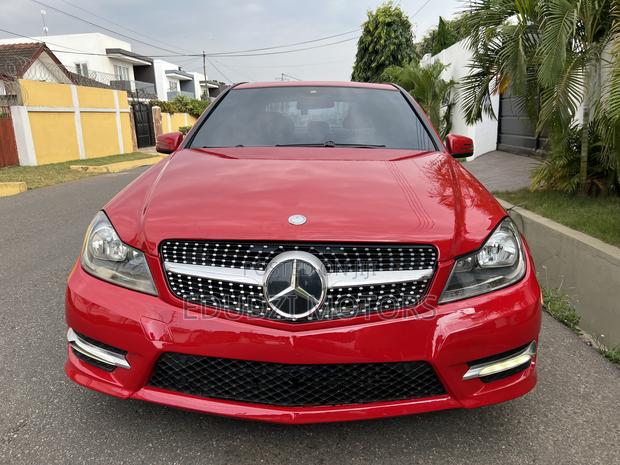 Mercedes-Benz C250 2012 Red
