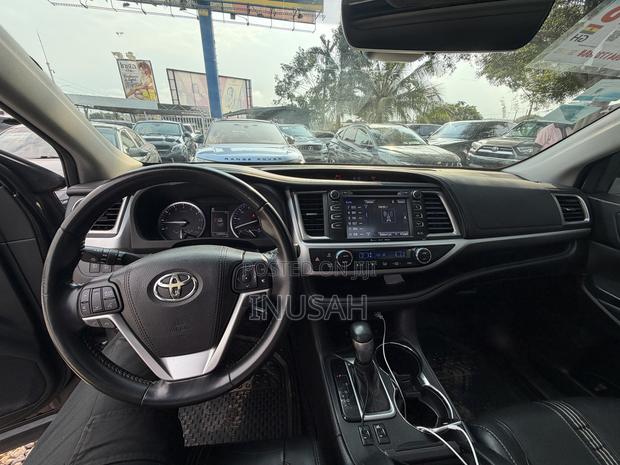 Toyota Highlander Limited 4x4 V6 (3.5L 6cyl 8A) 2018 Brown