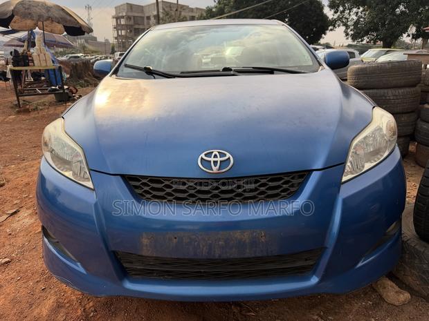 Toyota Matrix Hatchback FWD (1.8L 4cyl 5M) 2010 Blue