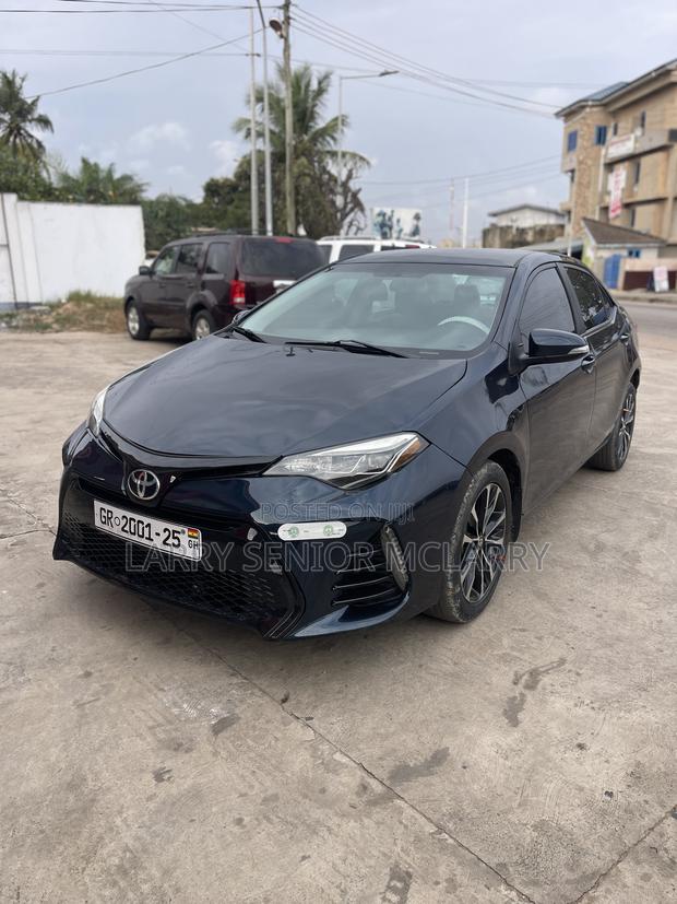 Toyota Corolla SE (1.8L 4cyl 6M) 2018 Blue