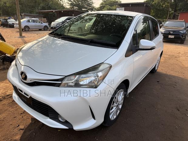 Toyota Vitz 1.3 FWD 5dr 2014 White