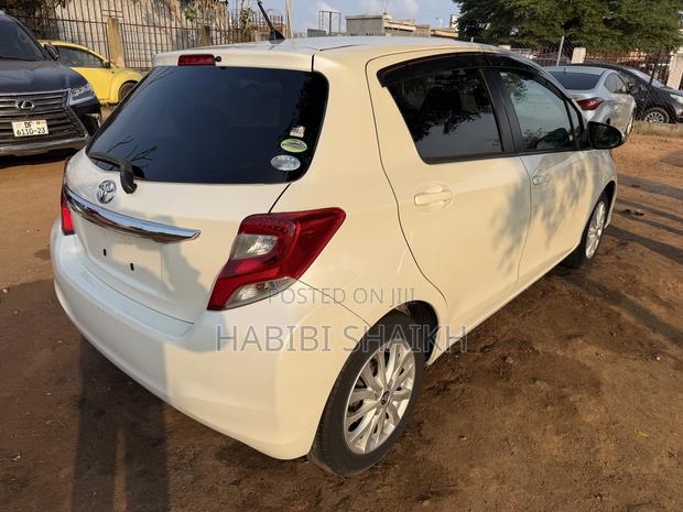 Toyota Vitz 1.3 FWD 5dr 2014 White