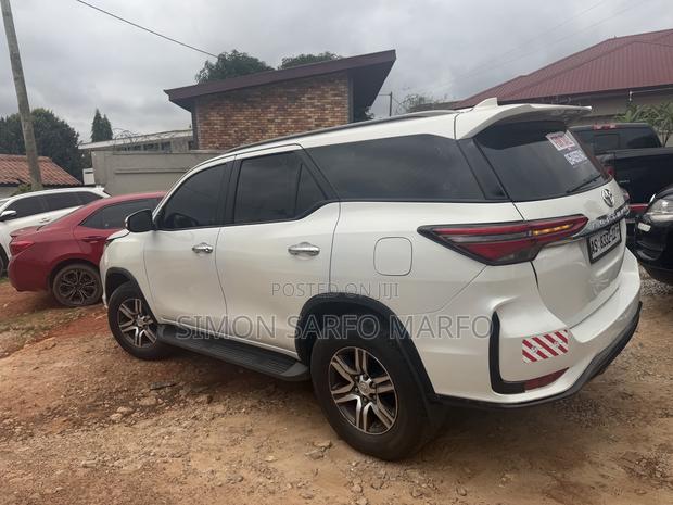 Toyota Fortuner 2.7 AWD 2018 White