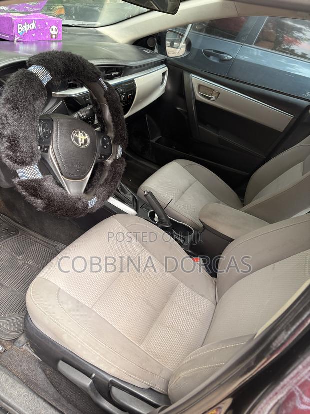 Toyota Corolla LE 4dr Sedan (1.8L 4cyl CVT) 2015 Black
