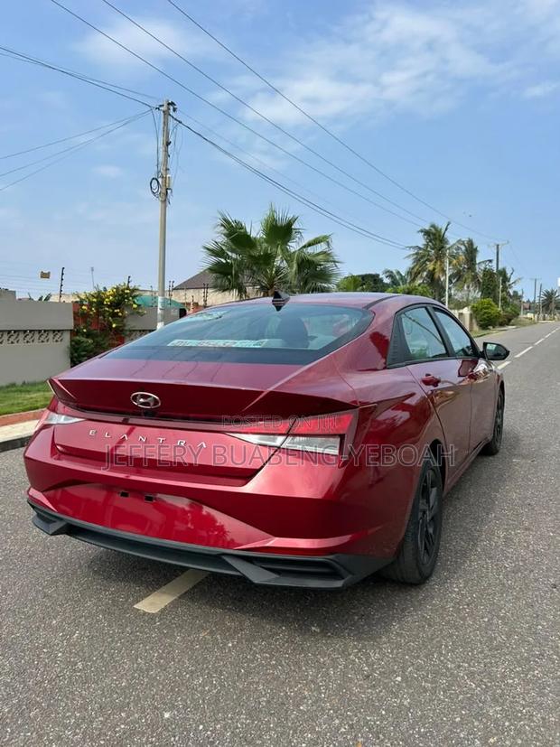 Hyundai Elantra 2021 Red