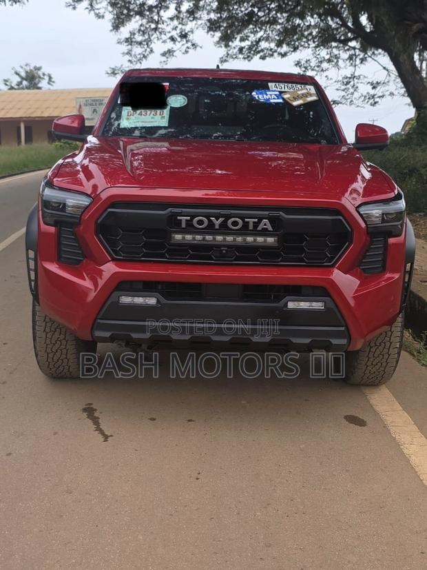 Toyota Tacoma 2025 Red