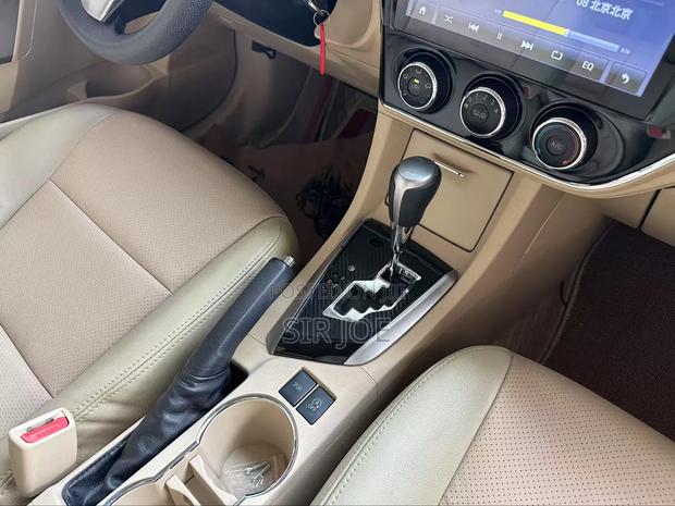 Toyota Corolla 2017 Gray