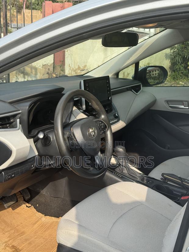 Toyota Corolla LE 2020 Gray